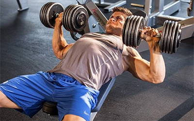 ¿Cómo entrenar la parte inferior del pecho en el gimnasio?