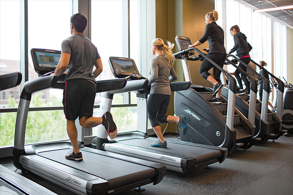 ¿Cómo hacer un entrenamiento HIIT en una cinta de correr?