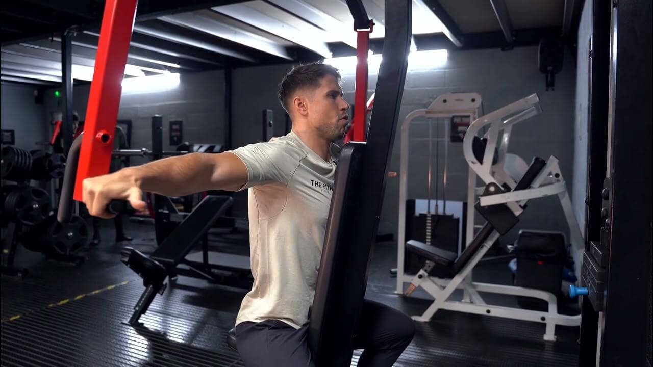 Cómo entrenar con la máquina PEC Fly Machine？