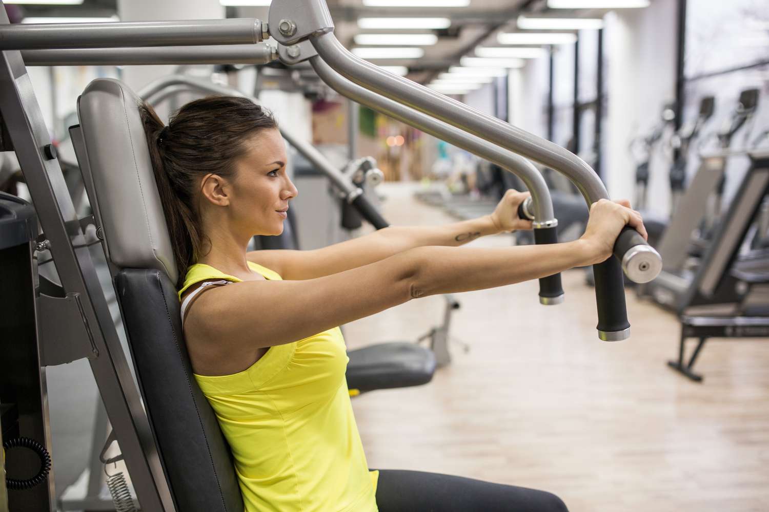 ¿Qué máquinas pueden entrenar eficazmente los músculos del pecho?