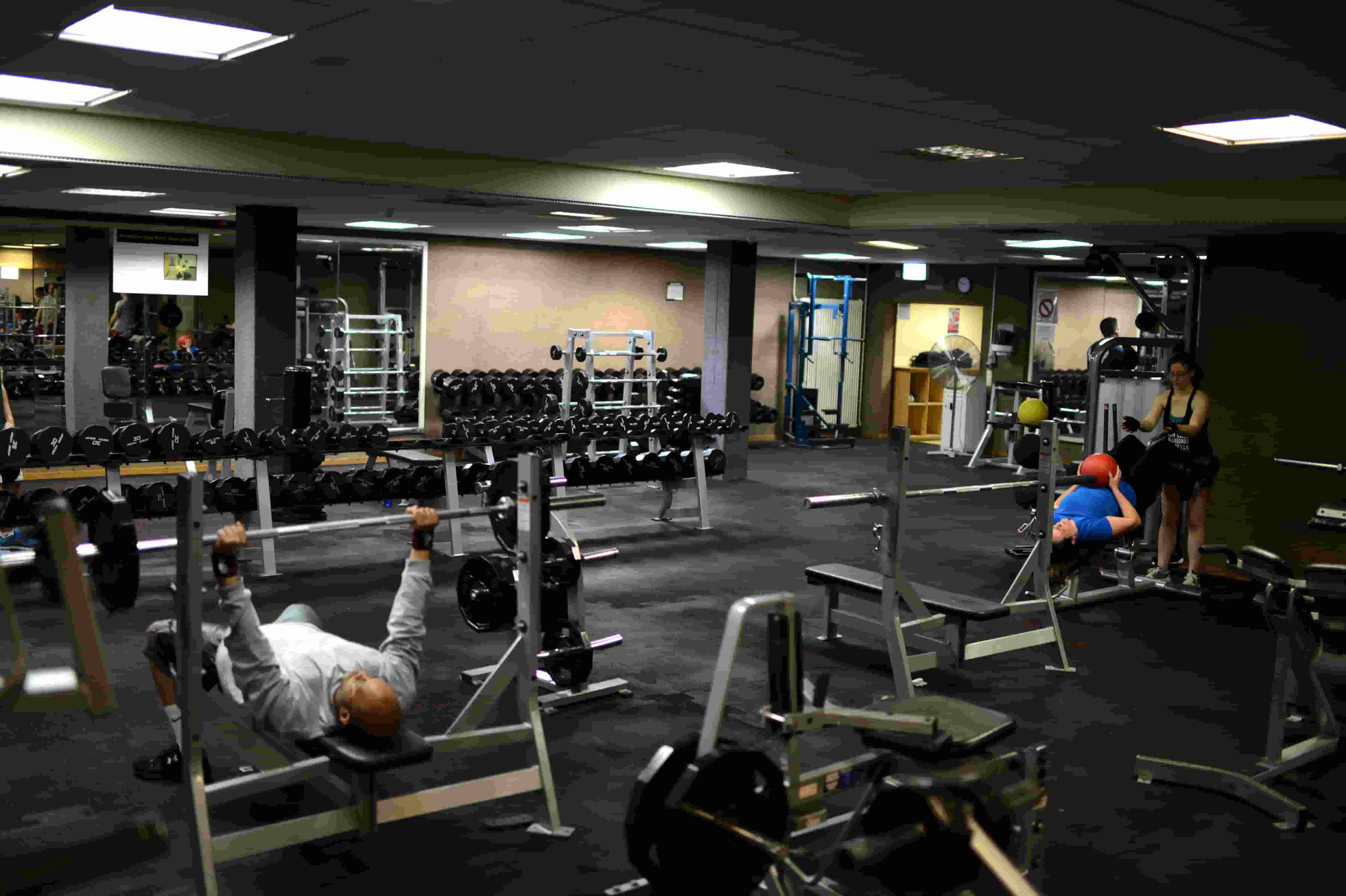 Siete ejercicios para ayudarle a desarrollar músculo rápidamente y lograr un gran físico