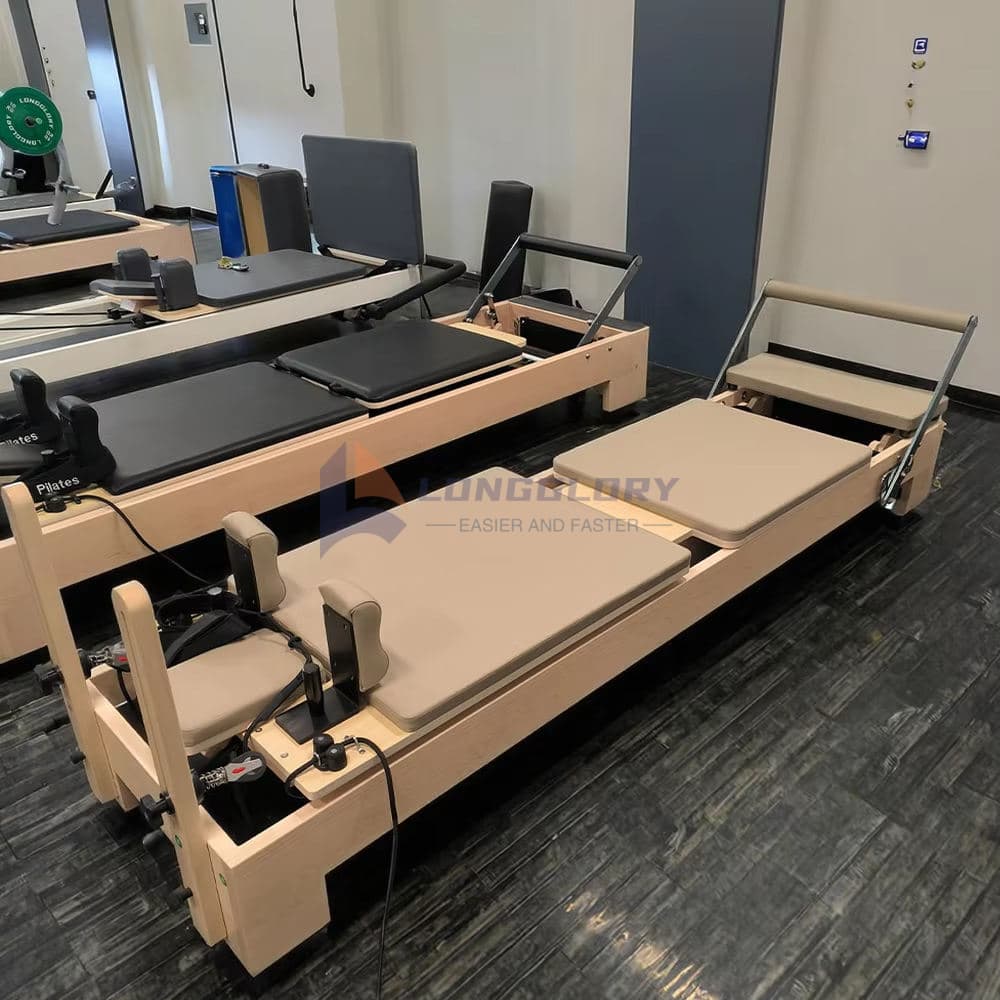 Cama multifuncional con núcleo de Pilates de madera de arce