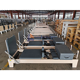 Cama central de madera pilates